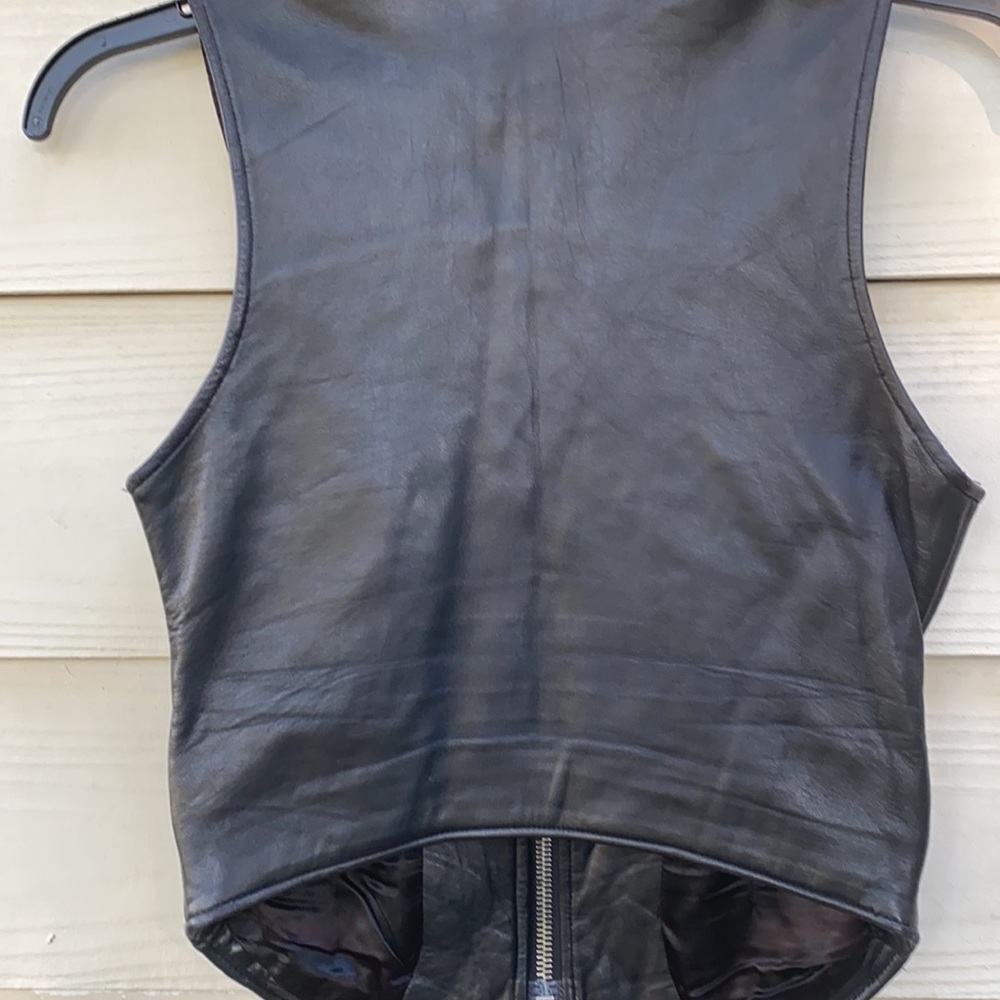 Vest - Picture 6 of 6
